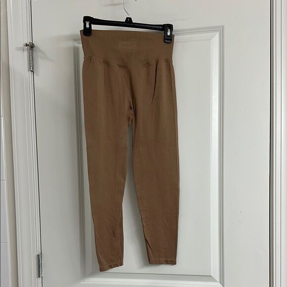 PINK Victoria's Secret Tan Leggings Comfortable Athleisure - Picture 2 of 5